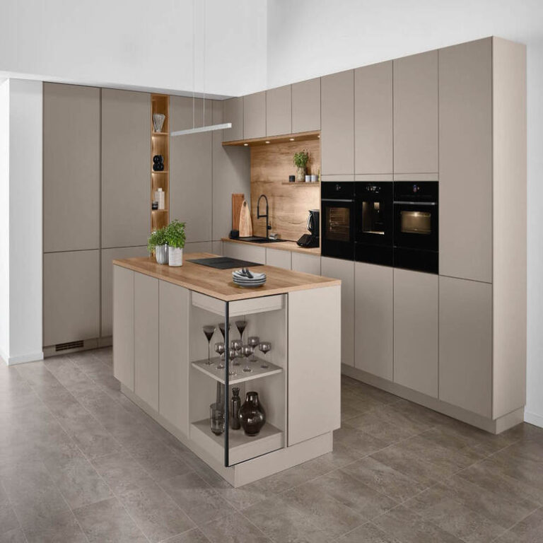 kueche-mit-kuecheninse-2-resized